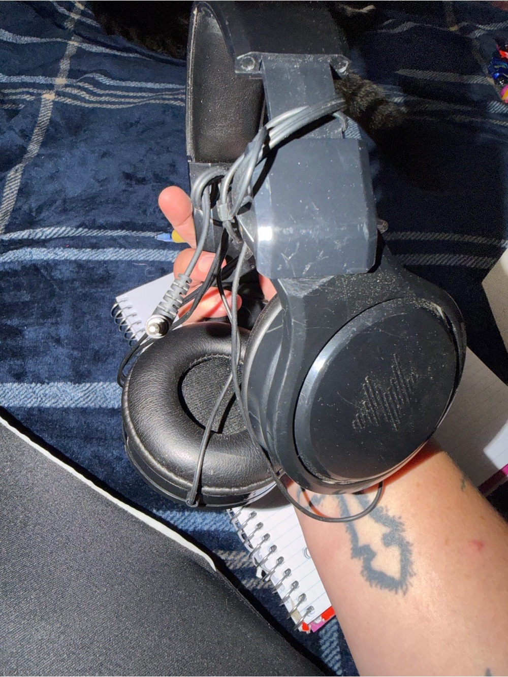 Wired On-Ear Headphones in Black - Comfortable Everyday Listening
